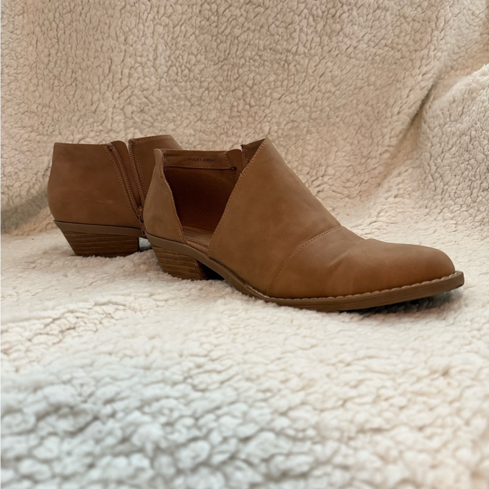 Dolce Vita Omiss d’Orsay tan boots size 8.5